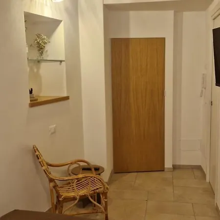 Domusrebire بيت ضيافة مونوبولي